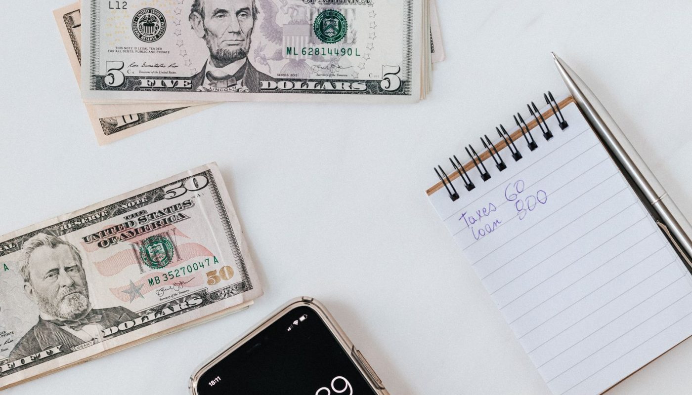 Authorized Users on a Credit Card: Benefits, Risks, and Exit Plans