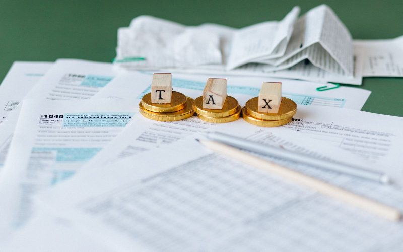 Debt Snowball vs Avalanche: How to Choose With Real Numbers